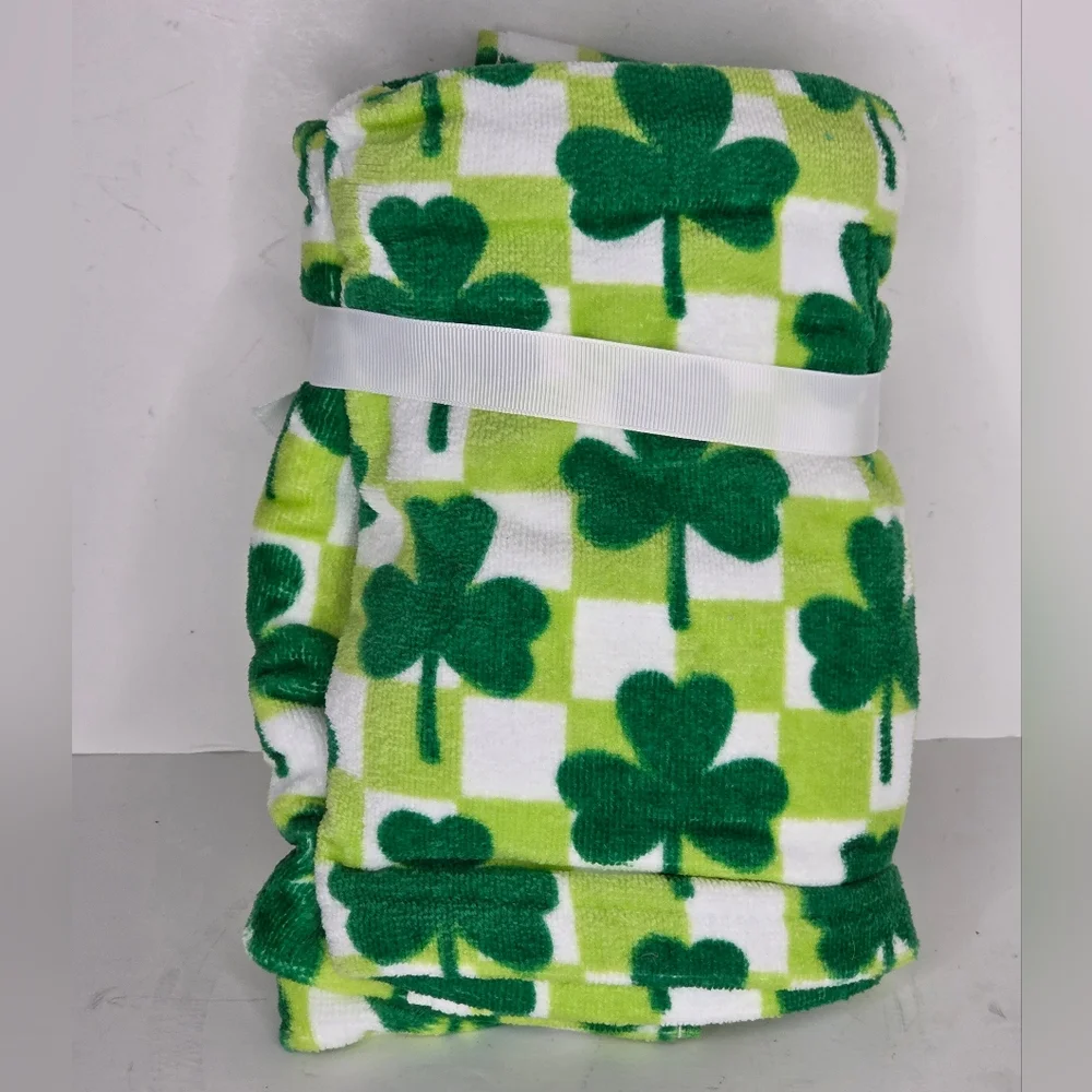 Deborah Connolly Designs Green Shamrock‎ Checkered Kitchen Hand Towels
